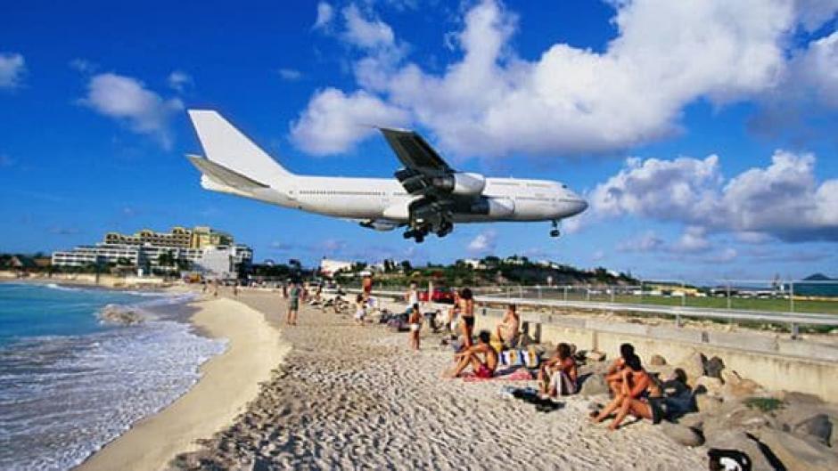Huracán Irma destruye el icónico aeropuerto de la isla St. Martin
