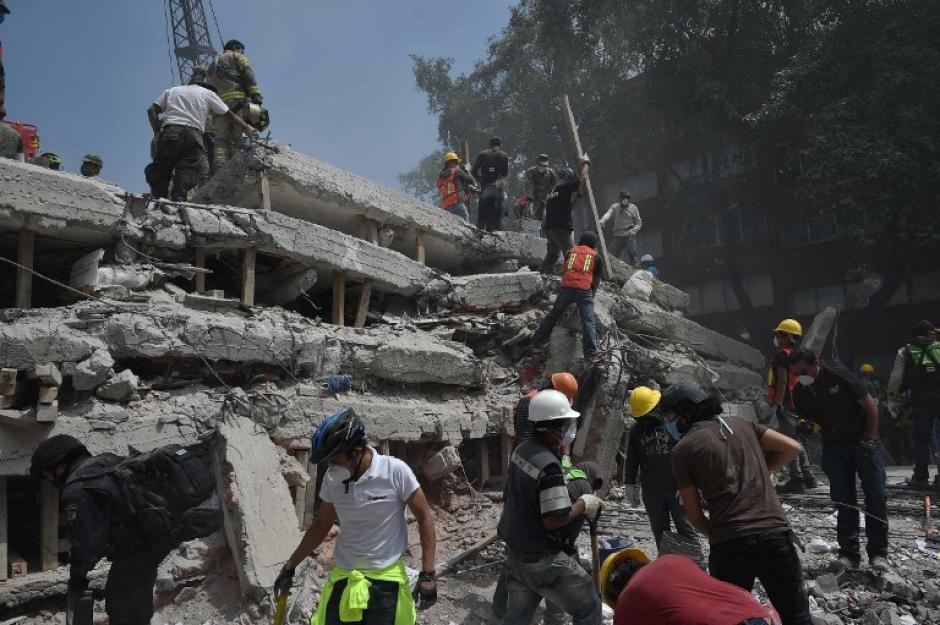 Fuerte y destructivo terremoto sacude México 000_sm2r0